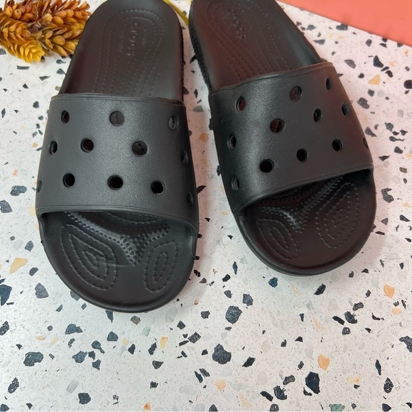 CROCS Classic Iconic Slide V2 Women’s Slip On Comfort Sandals Sz 7 - Picture 2 of 8